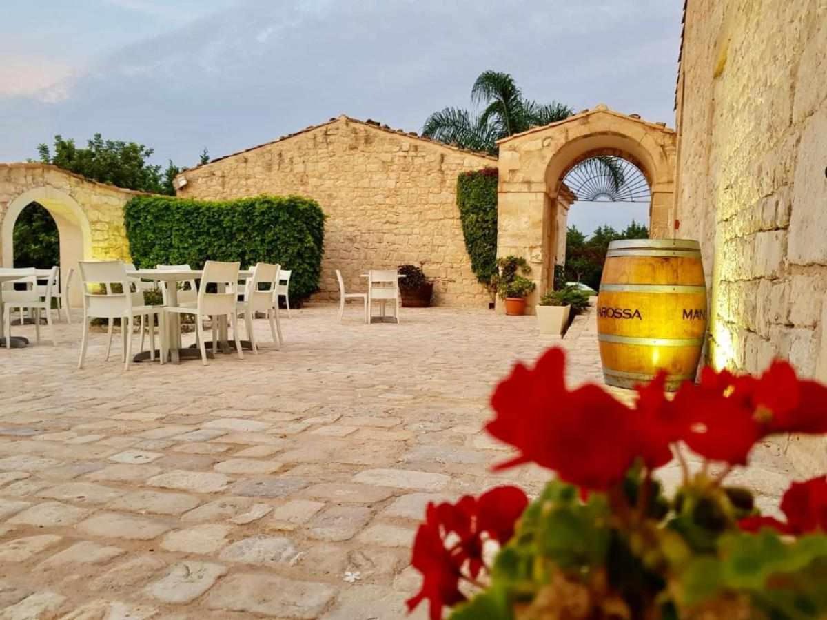 Torre Dantona Country Suites Pozzallo Exteriör bild