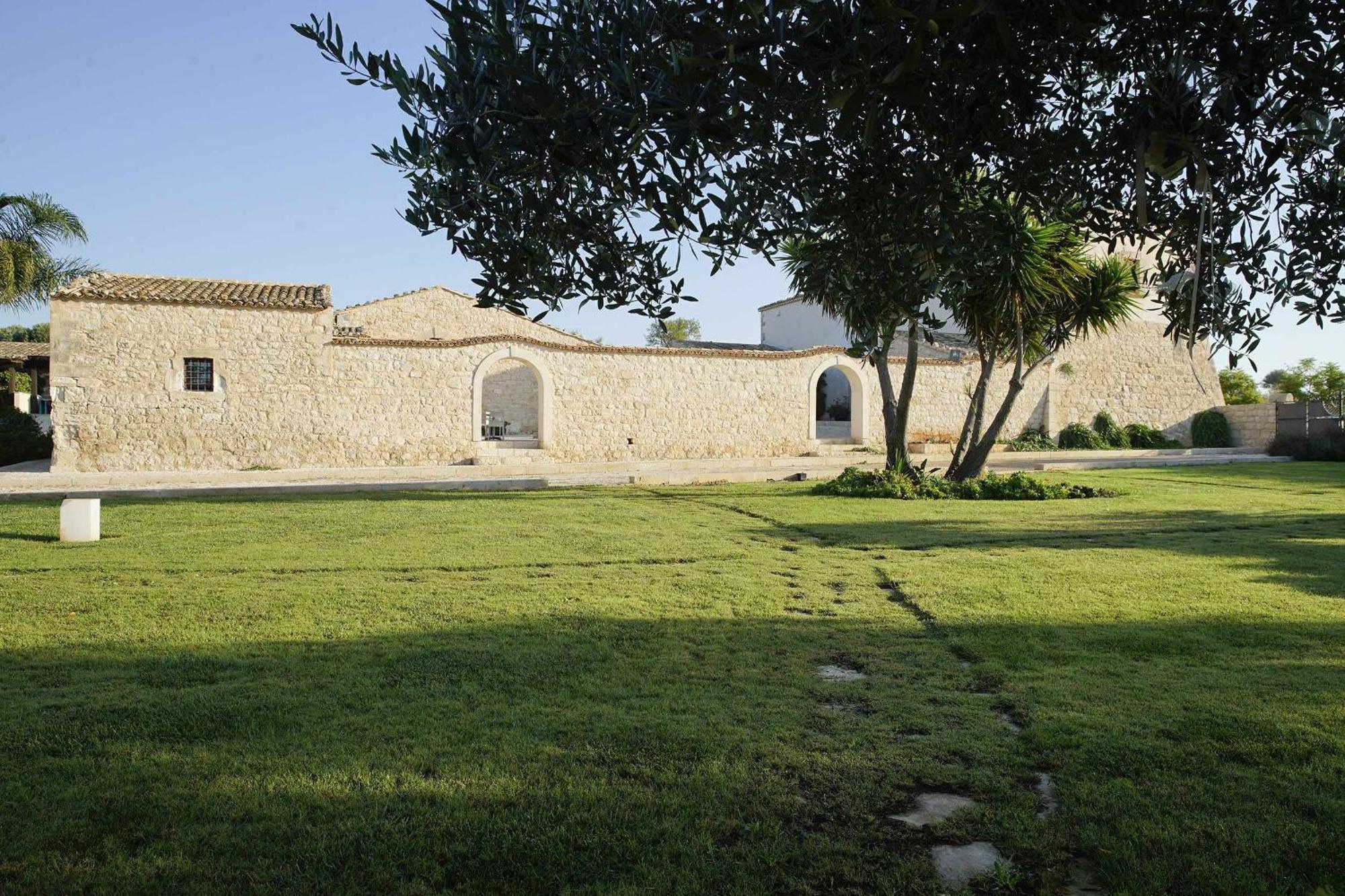 Torre Dantona Country Suites Pozzallo Exteriör bild